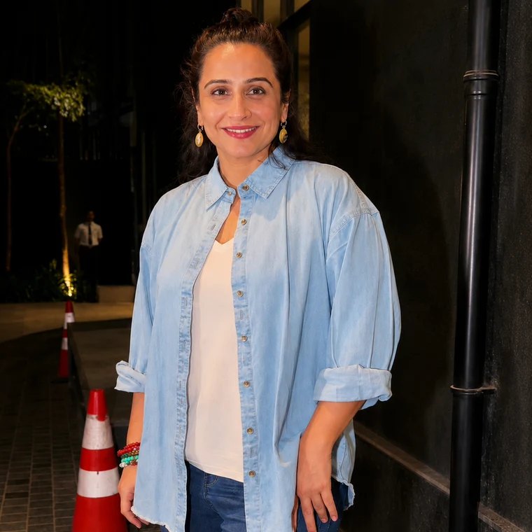 Vidya Balan wearing the Brynn Light Blue Denim Shirt